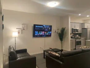 Glamorous 3 BR Villa with Double Garage - Image 3