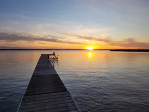 Sunset Shores Lakehouse- Hot Tub, Wet Bar & Games - Image 2