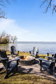 Sunset Shores Lakehouse- Hot Tub, Wet Bar & Games - Image 4