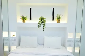 Prestigious Fifth Floor - Image 5