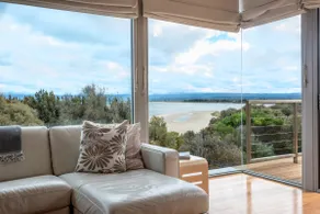 Sea View ~ ultimate beachside retreat! - Image 4