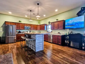 Hot Tub, Fishing & Grilling! No Cleaning/Pet Fees - Image 4