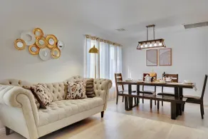 10 Mins to Strip Family-Friendly 4B/3B Two Story - Image 2