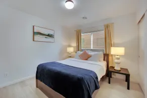 10 Mins to Strip Family-Friendly 4B/3B Two Story - Image 3