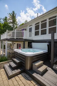 A Luxury Romantic Lakeview w/HOT TUB & GameRoom! - Image 4