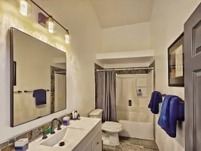Must See to Believe! Recently Renovated! Book now! - Image 4