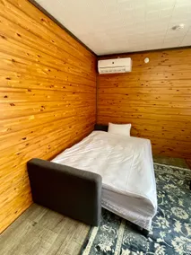 Self Contained Small Apartment/5min walk toGondola - Image 3