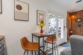 Private Garden Retreat, King Bed, TMH, Downtown - Image 5