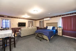 Ike Suite - Image 4