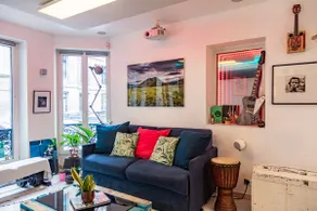 Vibrant and unique artistic refuge in Paris - Image 3