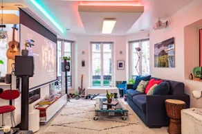 Vibrant and unique artistic refuge in Paris - Image 2