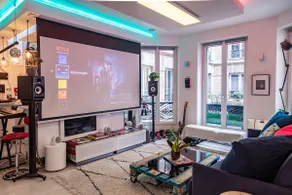 Vibrant and unique artistic refuge in Paris - Image 5