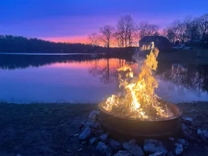Lakefront Cottage with Hot Tub & Views! - Image 5