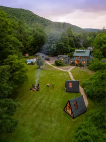 The Bend: Meadow Suite • Pool • Sauna • Fire Pits - Image 3