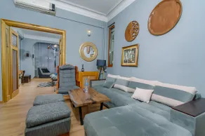 Top Center, 3BDR, Heart of the city, FREE Secured Parking - Image 4