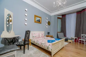 Top Center, 3BDR, Heart of the city, FREE Secured Parking - Image 5