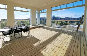 New 3-Bed Apartment & Free Garage parking - Image 4