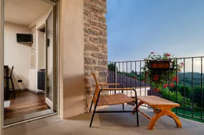 La Casa di Margot - Red - Image 4