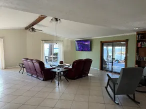 Lakehouse! Kayaks! Boat Slip! 3 Acres! - Image 5