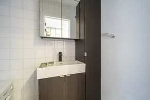 Cozy duplex apartment with free parking - Image 5