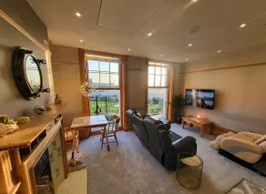 Sunset Point Apts - Blue Horizon Suite - Image 3