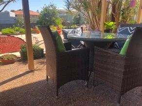 Charming spacious garden apartment. Close to beach - Image 4