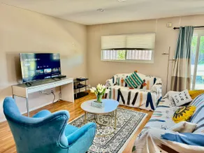 20% OFF! Chic Home with Expansive Backyard - Image 2