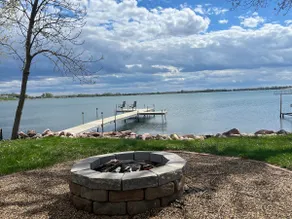 Lakeside getaway on Lake Madison - Image 2