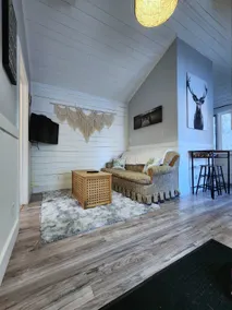 Cozy Hilltop Cabin - Bancroft - Image 3