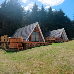 La Merced Alpine Cabin with Jacuzzi - Image 2