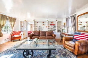Carriage House- on a private estate-Best Airbnb - Image 3