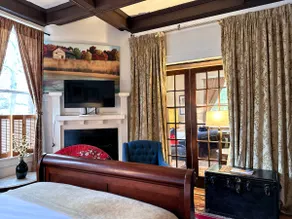 Gorgeous Vintage House, 4 Rooms/ Luxury Queen Beds - Image 3