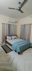 Pearl Stay, Luxurious & Spacious 4BHK - Image 5