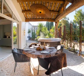 Secret of Uzès: Place aux Herbes, Pool & Jacuzzi - Image 4