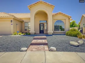 Desert Oasis: Pool, Spacious Backyard Retreat - Image 4