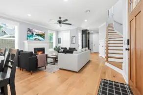 White Retreat on Proctor - 3.5 Bathrooms! - Image 5