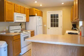 Kentucky Lake Home With Resort Amenities - Image 5