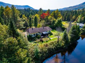 Waterfront Chalet: Hot Tub, Kayak & Fire Pit - Image 5