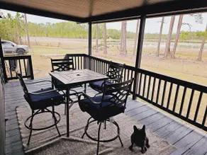 Secluded forest home on lakefront - Image 2