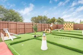 Miami Fun Oasis - Heated Pool & Private Mini Golf - Image 3