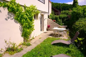 Sunny garden apartment, walking distance from the Goetheanum - Image 2