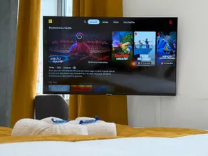 Airport Suite – Parking – Comfort – Netflix - Image 4