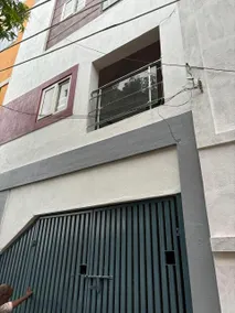 Minimalist Studio in Quiet Residential Area - Image 5