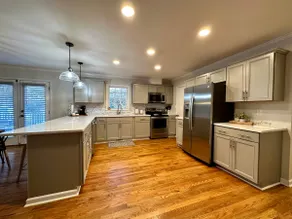 Charming and Cozy Home Away Close to Downtown - Image 2
