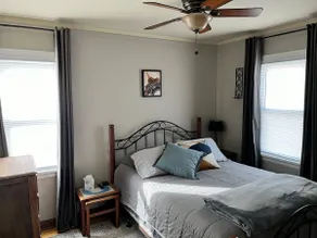 1BR Flat w/ Private Office & Parking - Image 3