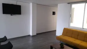 Diego's 3 Bedroom 2 Bathroom Apartment -No Parking - Image 2