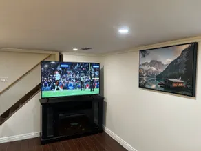 Adorable 2 Bedrooms Unit Near Riverside - Image 3