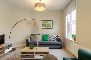 Dublin Castle Suites — 2 Beds Apartment - Image 2