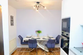 Prime House - near Newcastle City Centre & Stadium - Image 2