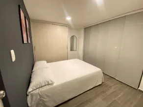 Central Two Bedroom Apartment Fully Equipped - Image 4